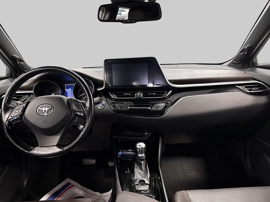 Vehicle Image 12