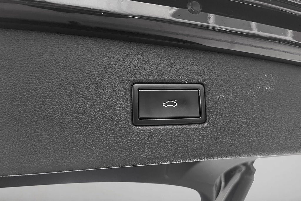 Vehicle Image 29
