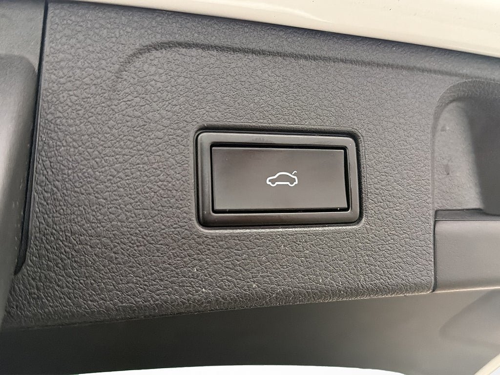 Vehicle Image 29