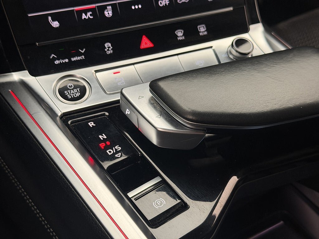 Vehicle Image 26