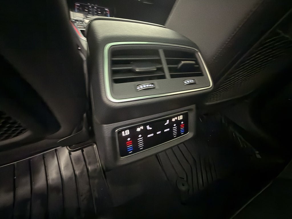 Vehicle Image 28