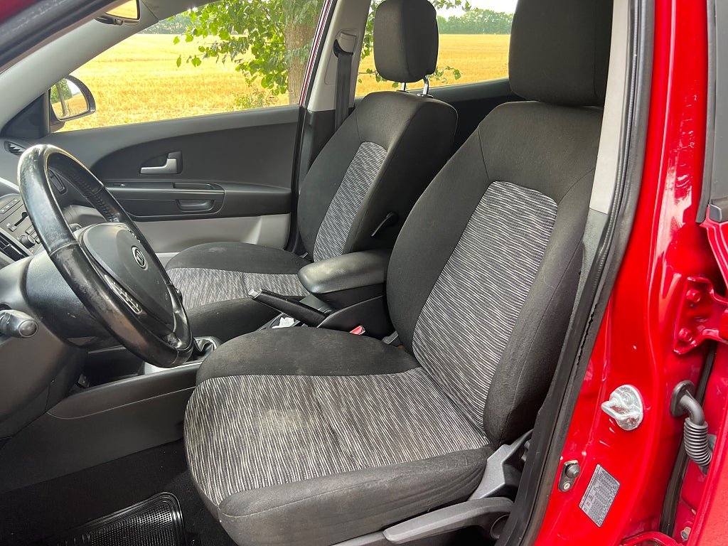 Vehicle Image 11