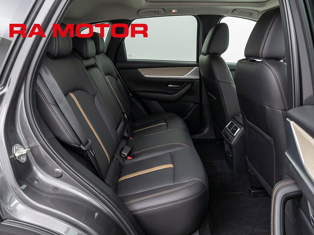 Vehicle Image 15