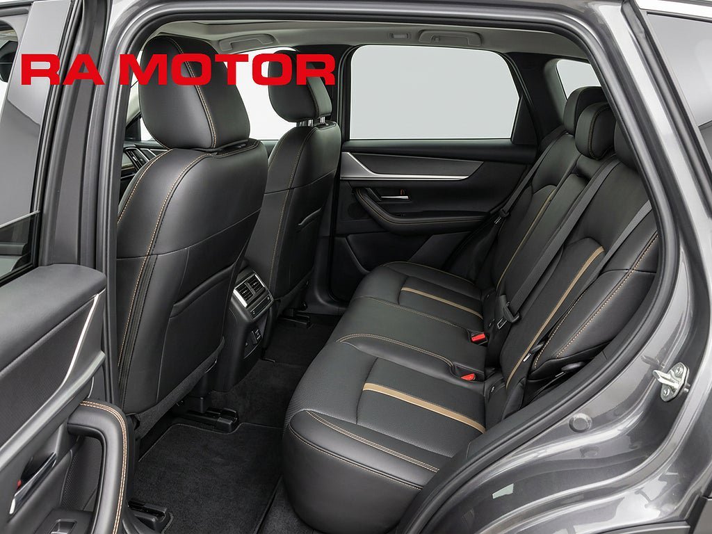 Vehicle Image 16