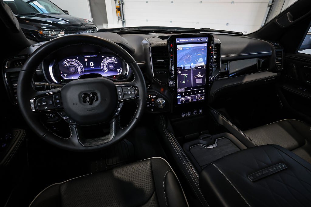 Vehicle Image 19