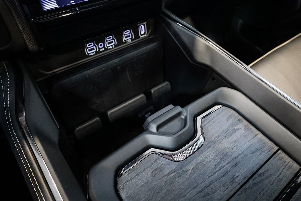 Vehicle Image 32