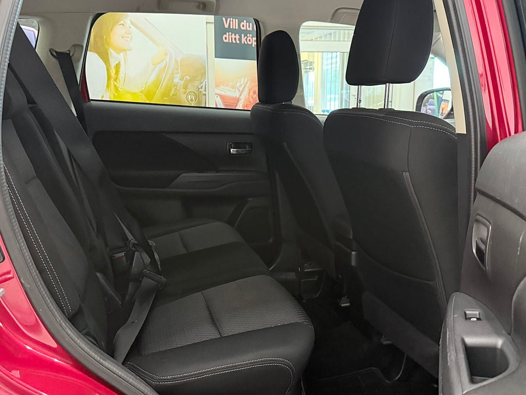 Vehicle Image 14