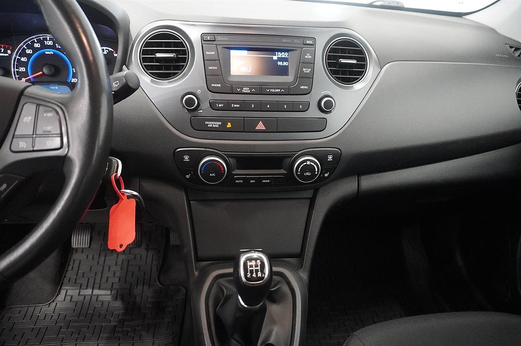 Vehicle Image 10
