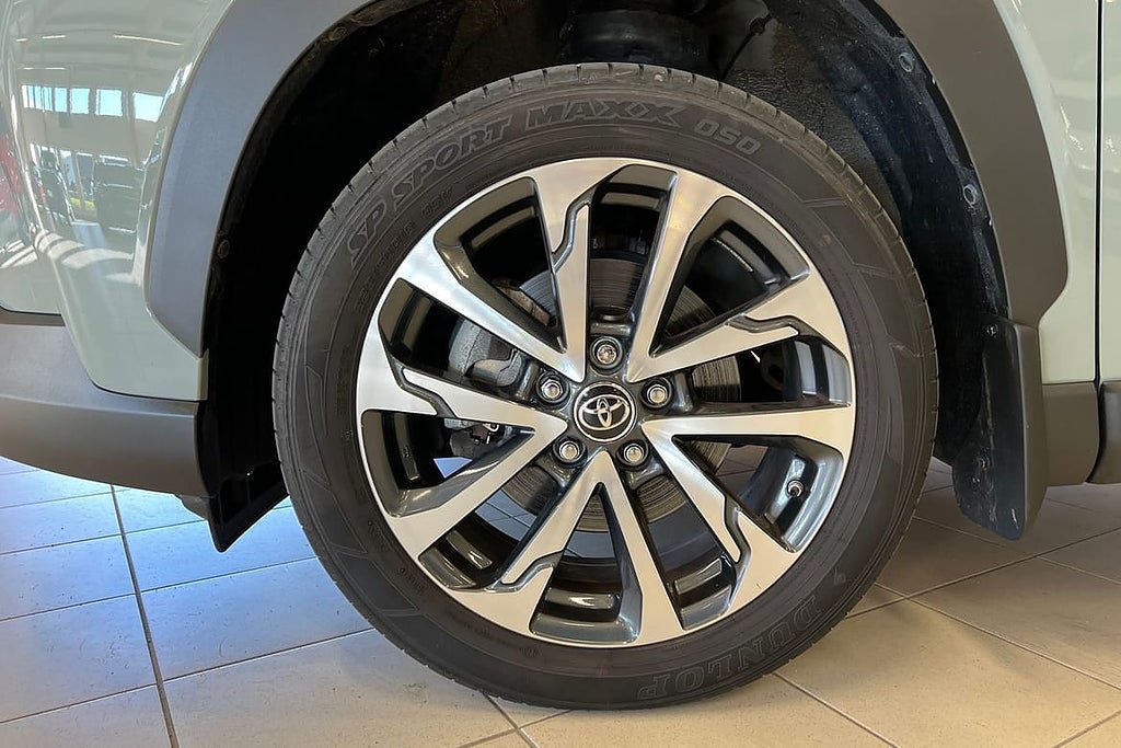 Vehicle Image 17