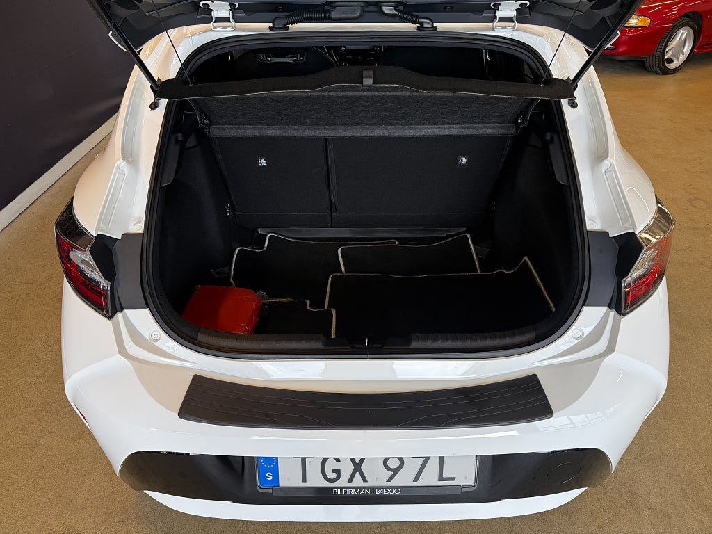 Vehicle Image 11