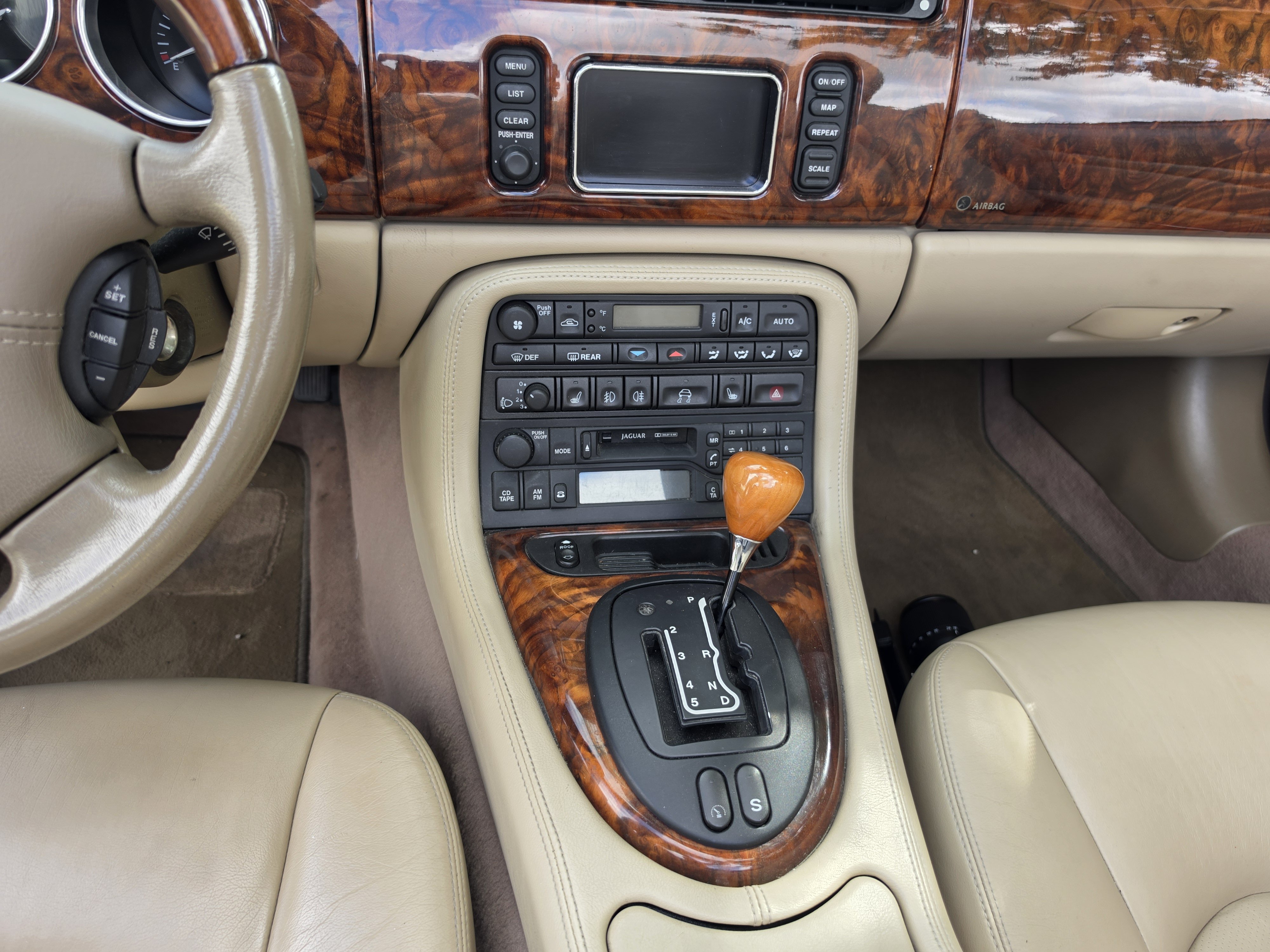 Vehicle Image 26