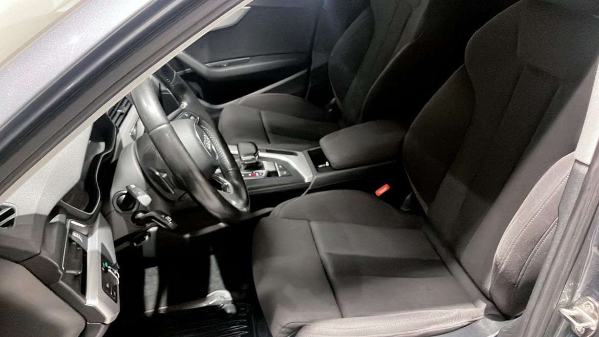 Vehicle Image 8