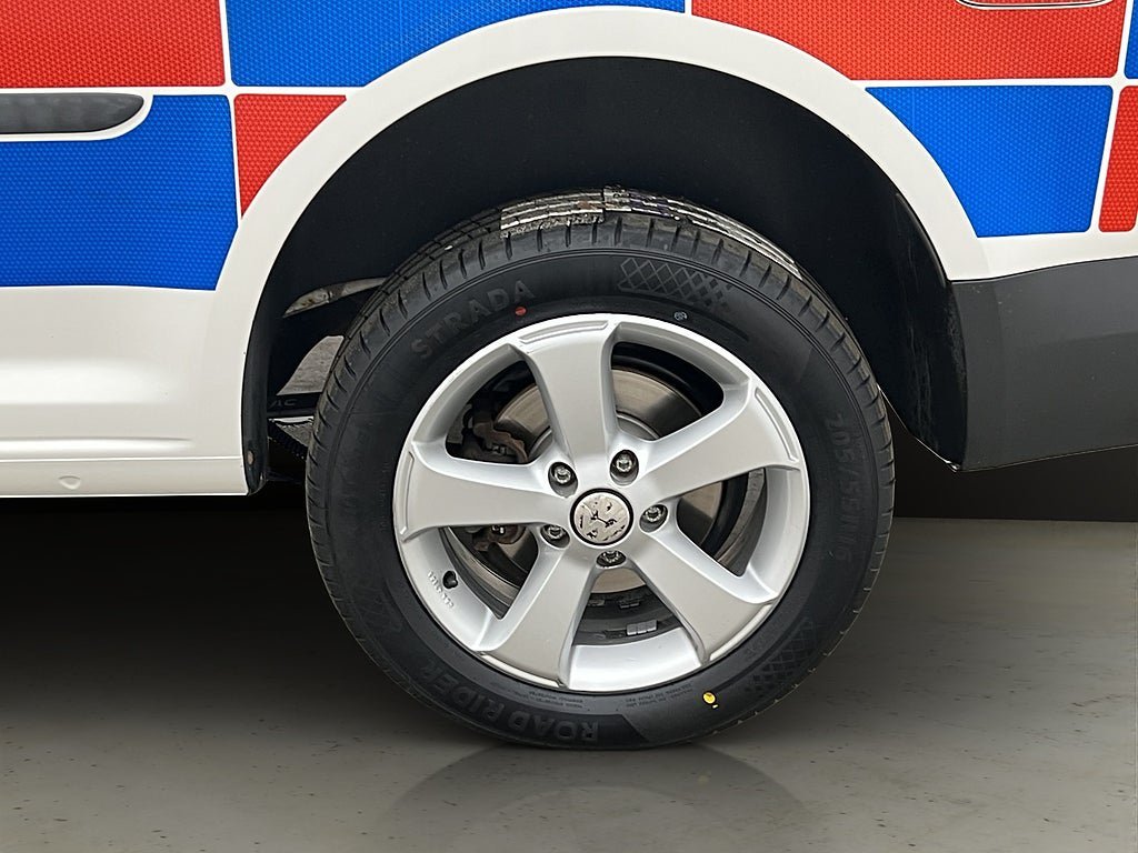 Vehicle Image 27