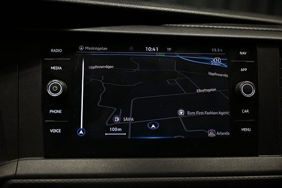 Vehicle Image 25
