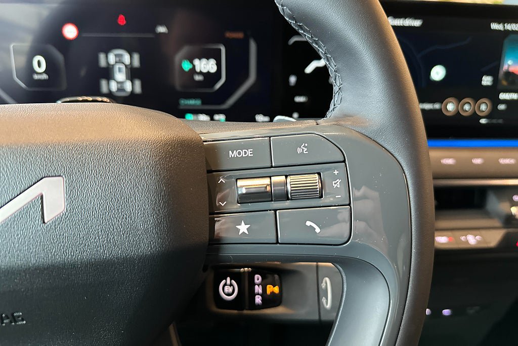 Vehicle Image 23