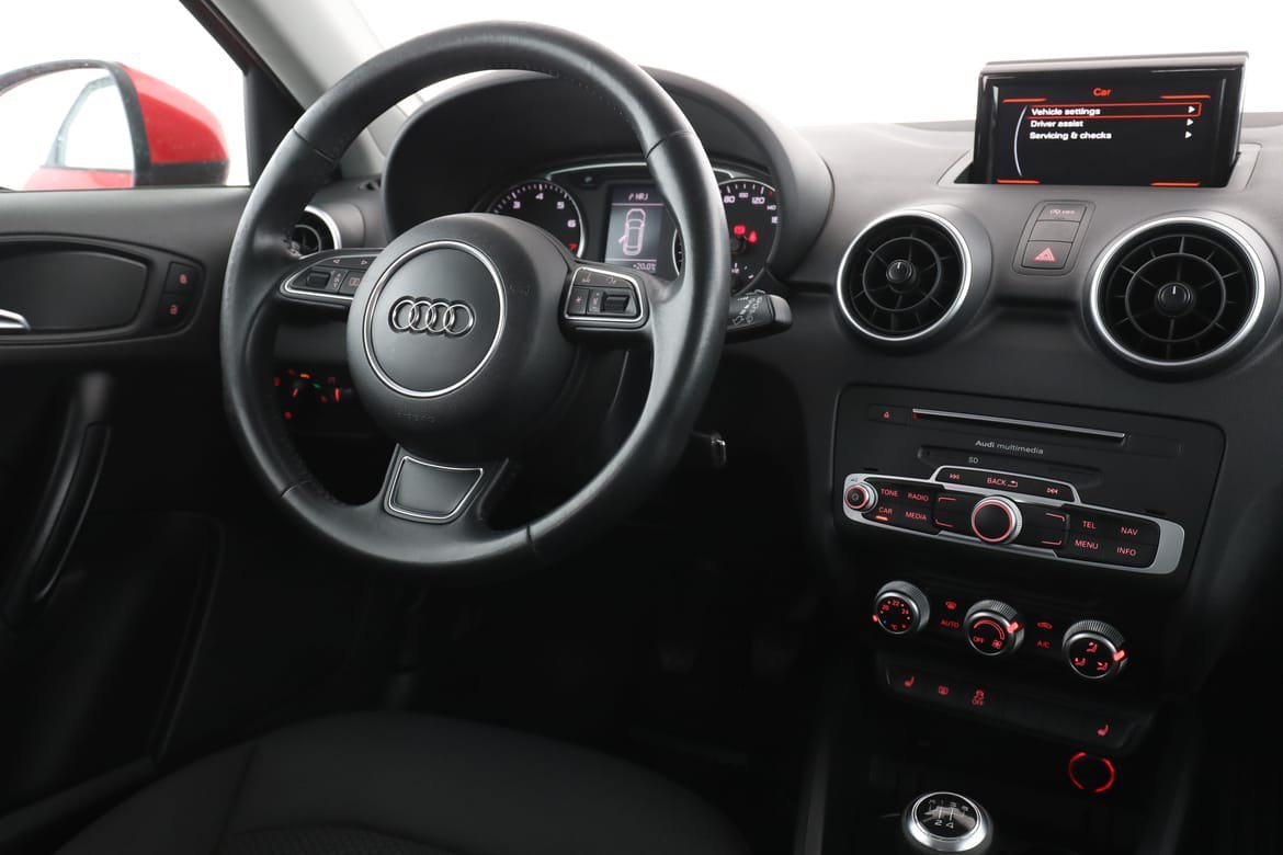 Vehicle Image 14