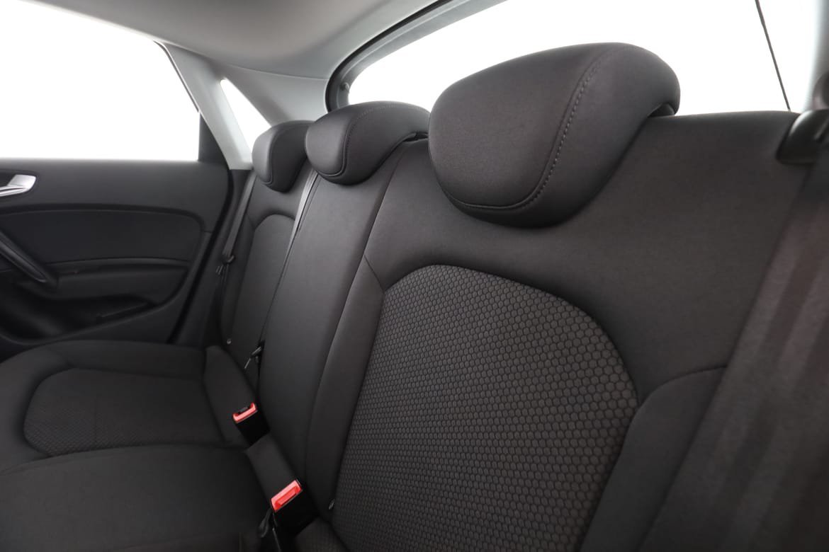 Vehicle Image 15