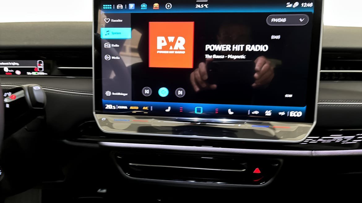 Vehicle Image 9
