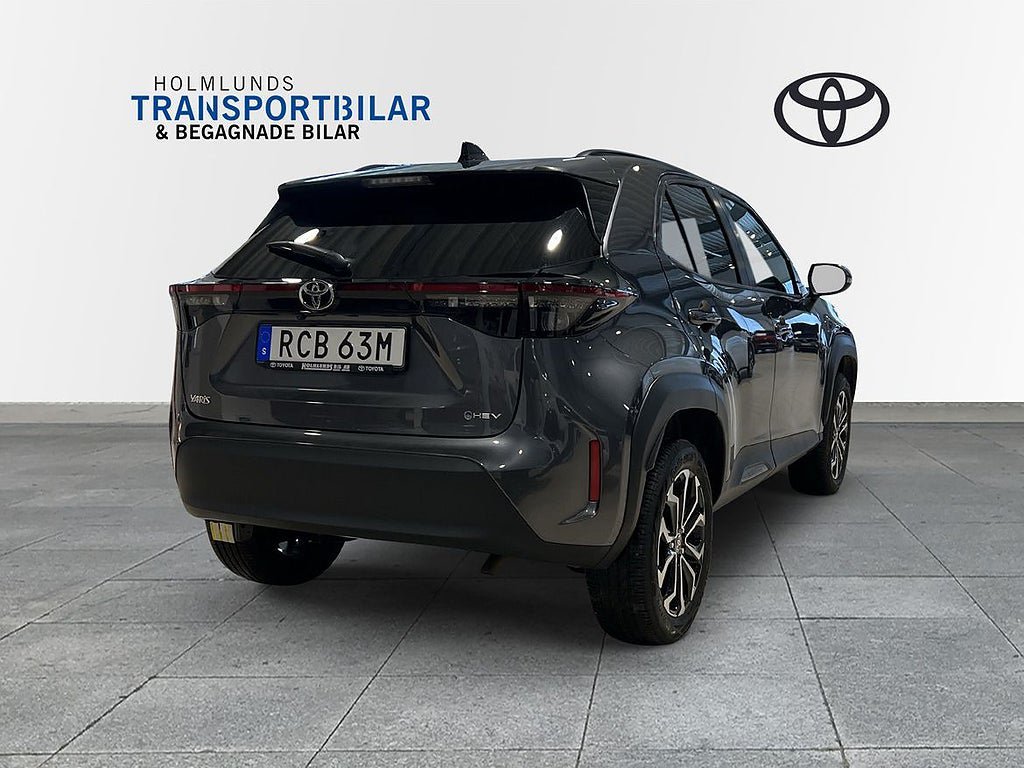 Vehicle Image 9
