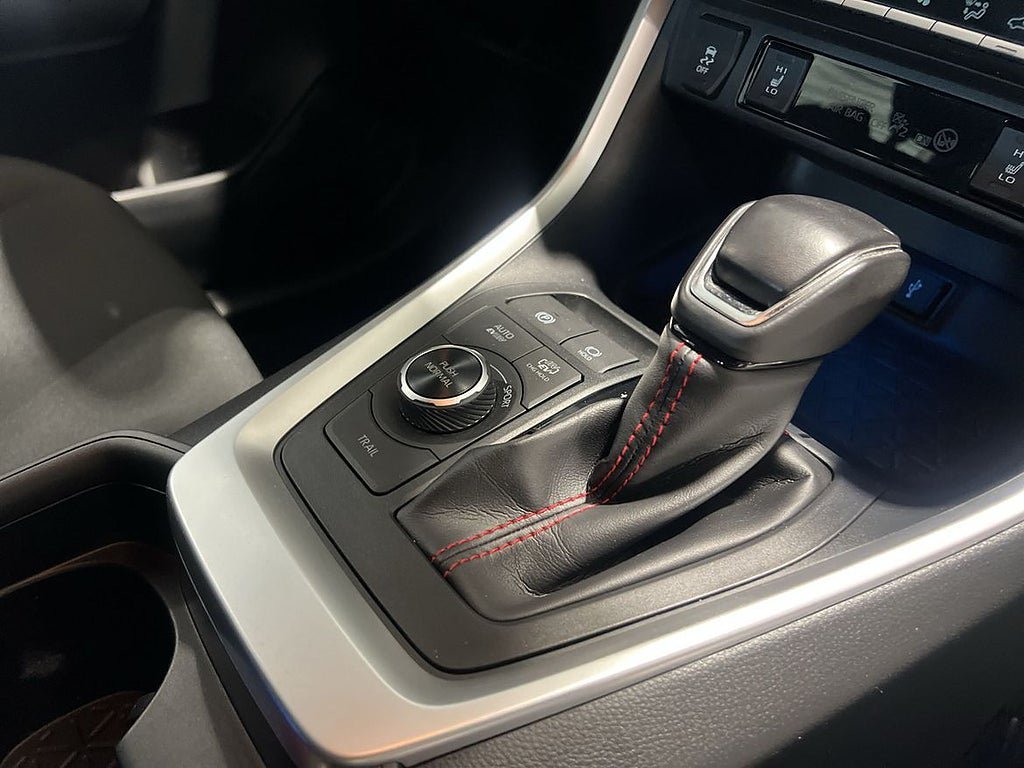 Vehicle Image 21