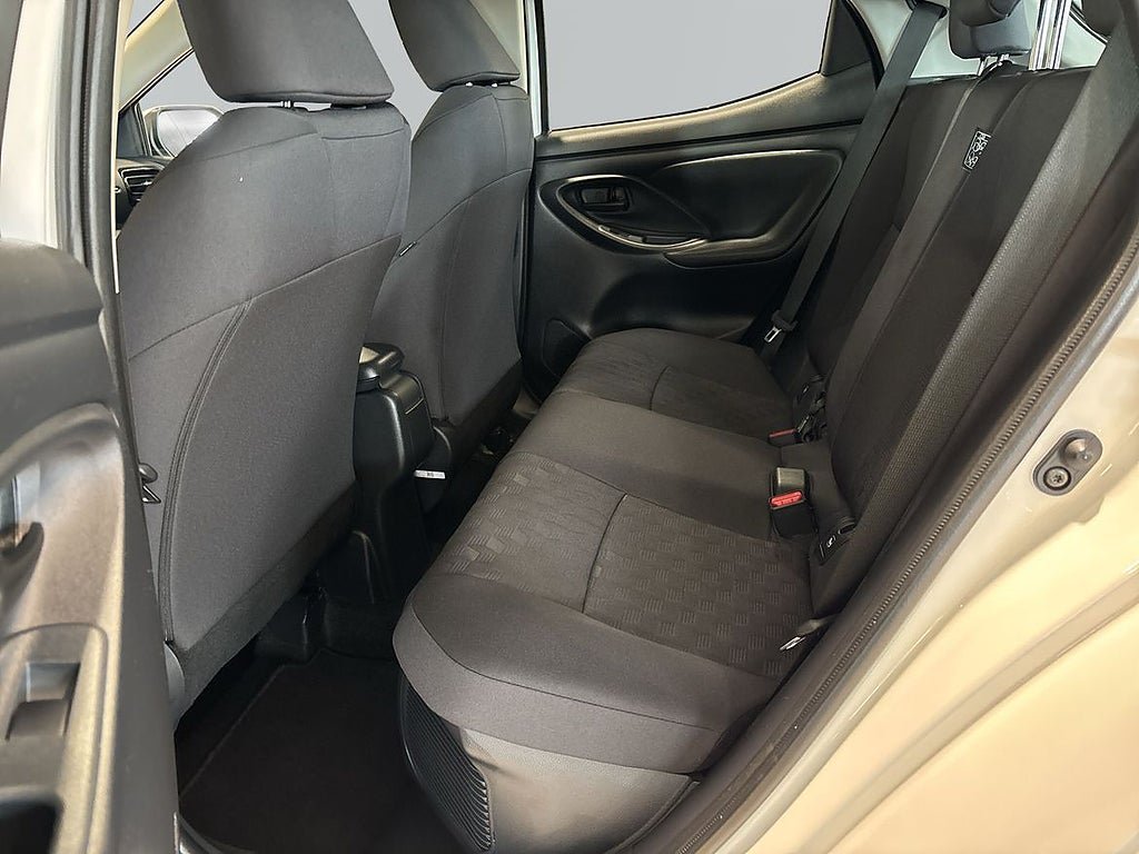 Vehicle Image 11