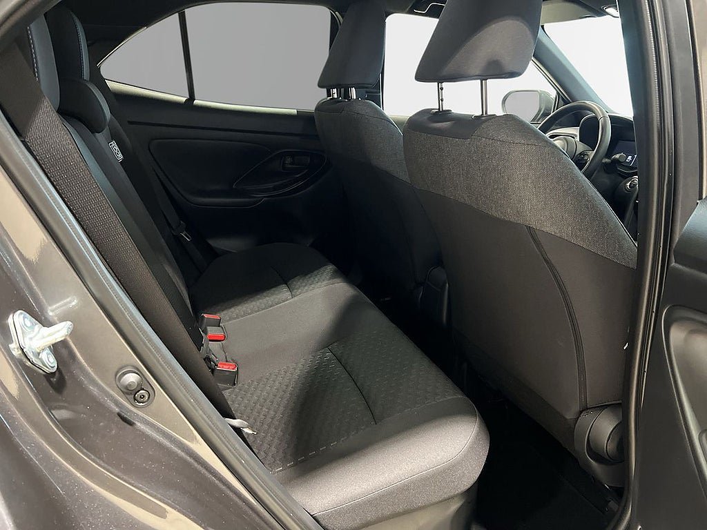 Vehicle Image 12