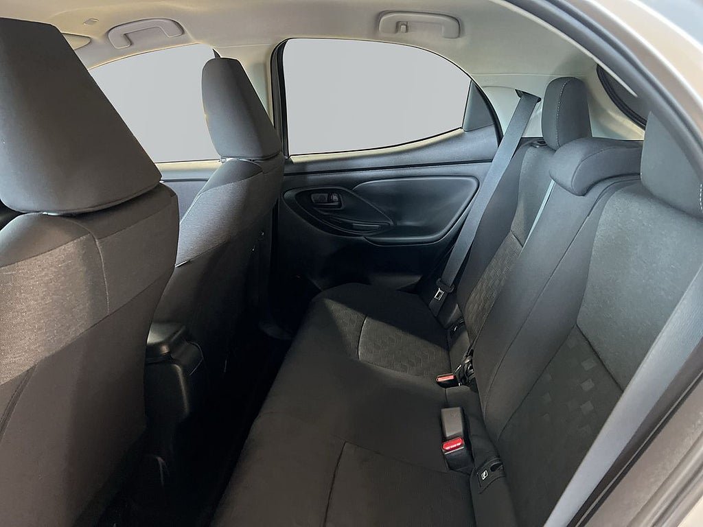 Vehicle Image 23