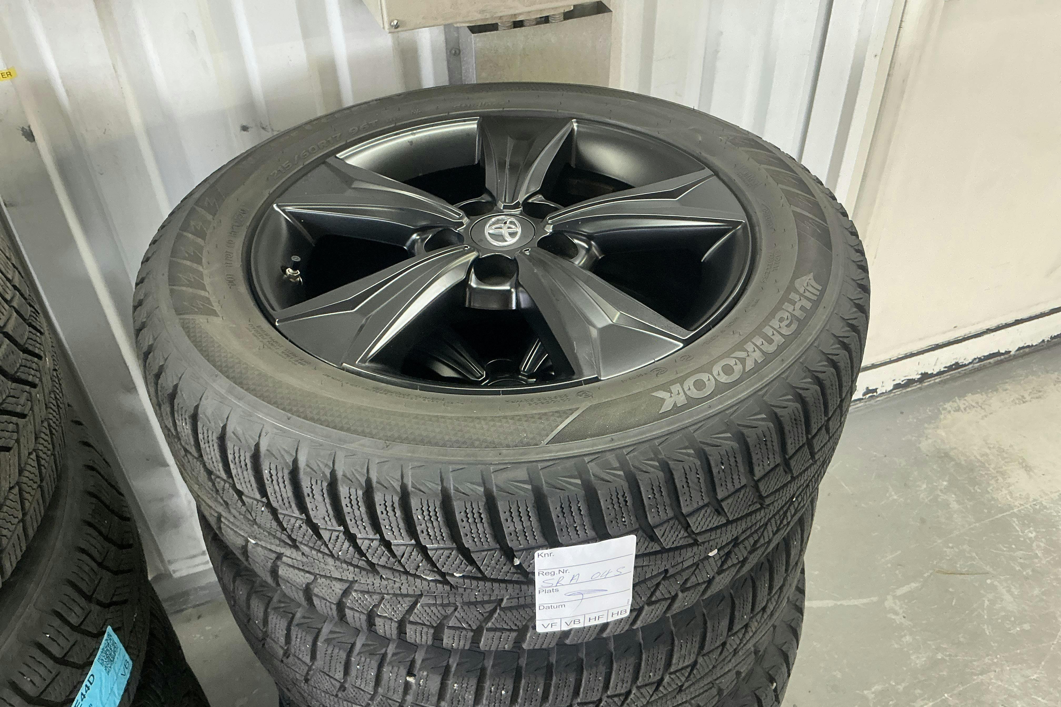 Vehicle Image 13