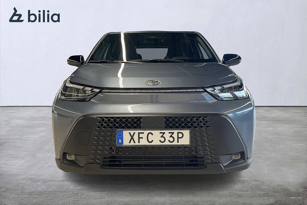 Vehicle Image 6