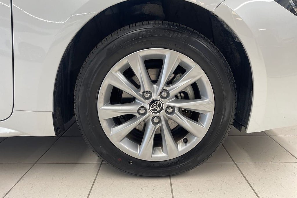 Vehicle Image 17