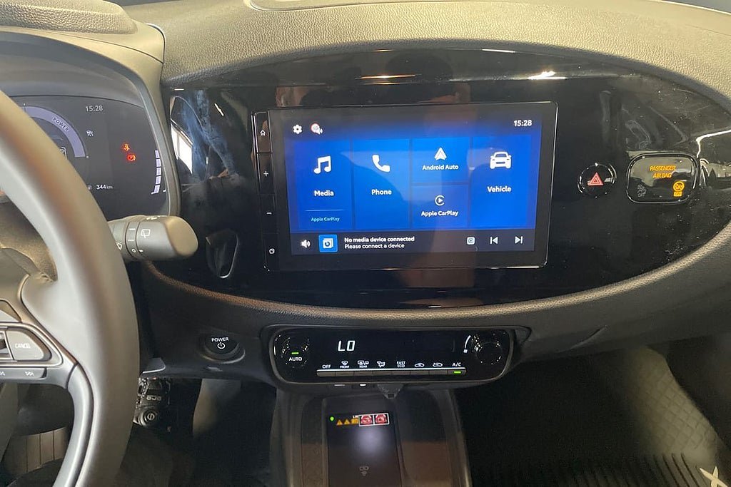 Vehicle Image 15