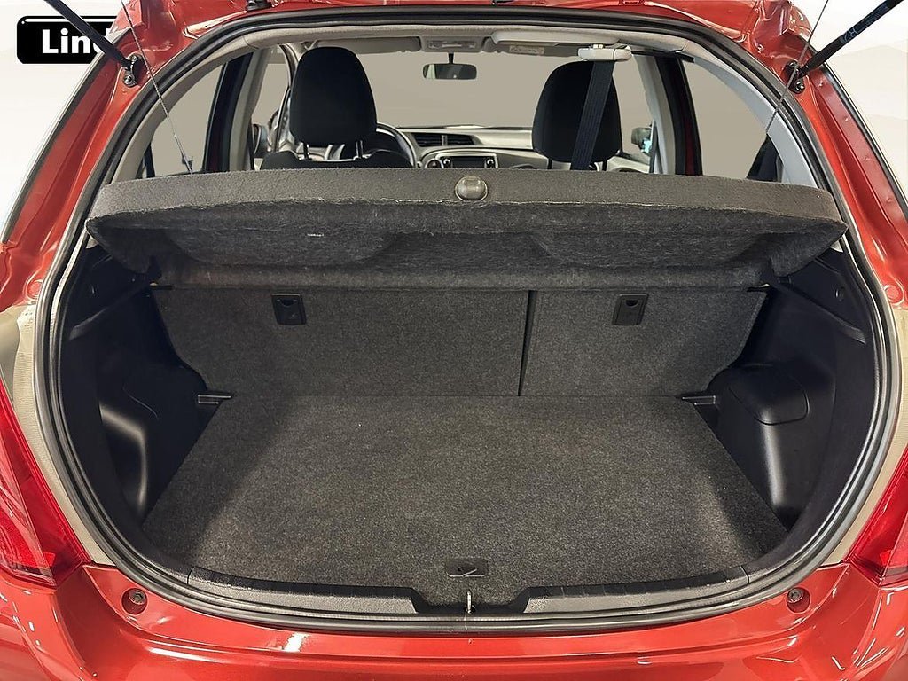 Vehicle Image 12