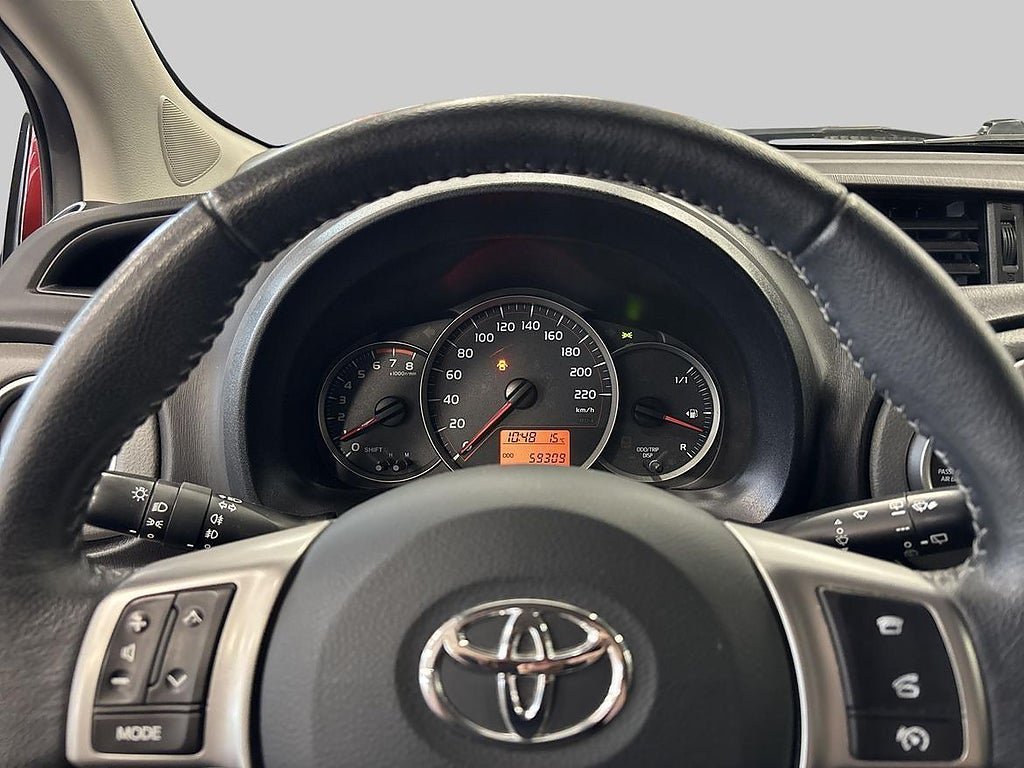 Vehicle Image 14