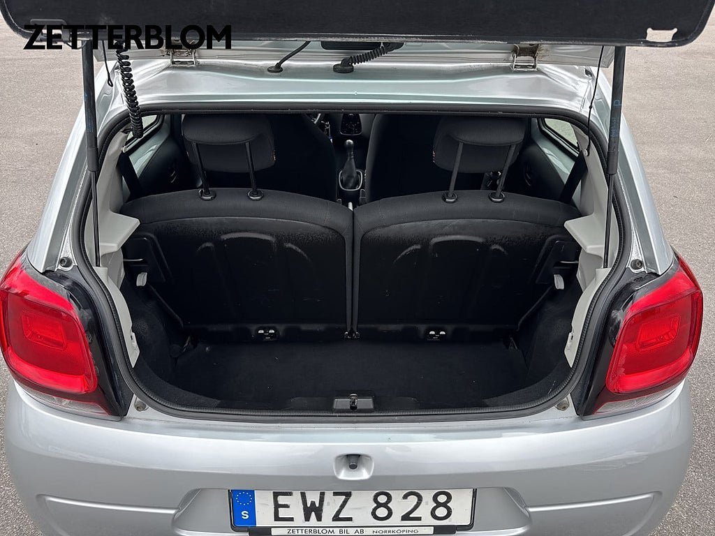 Vehicle Image 6