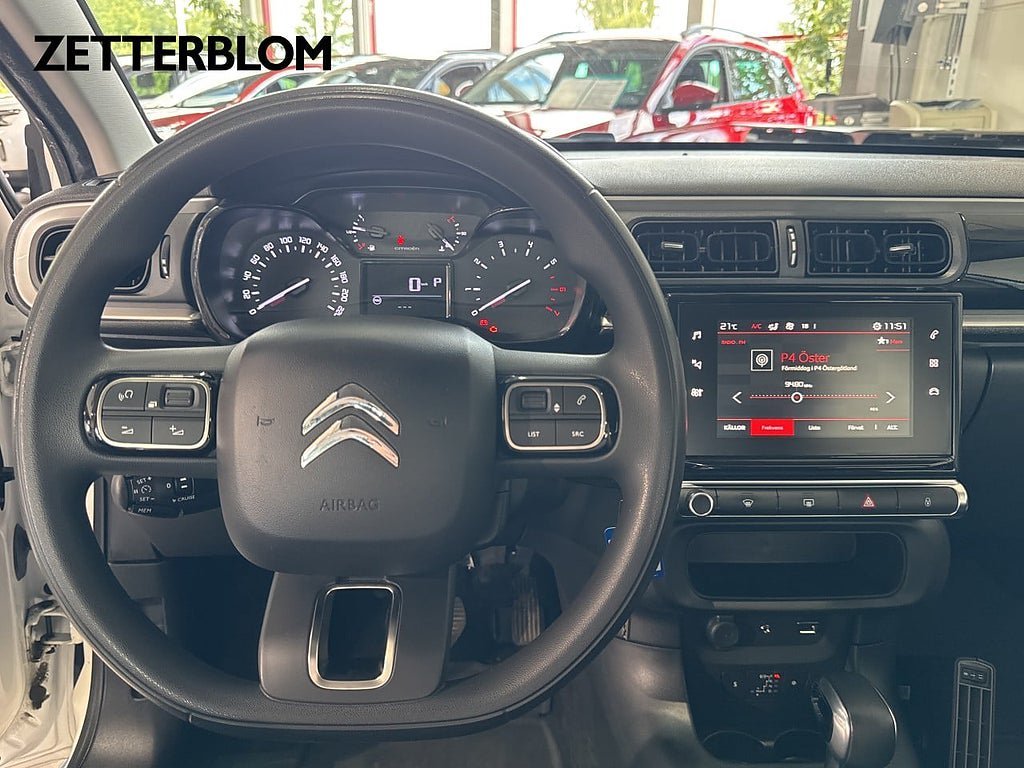 Vehicle Image 12