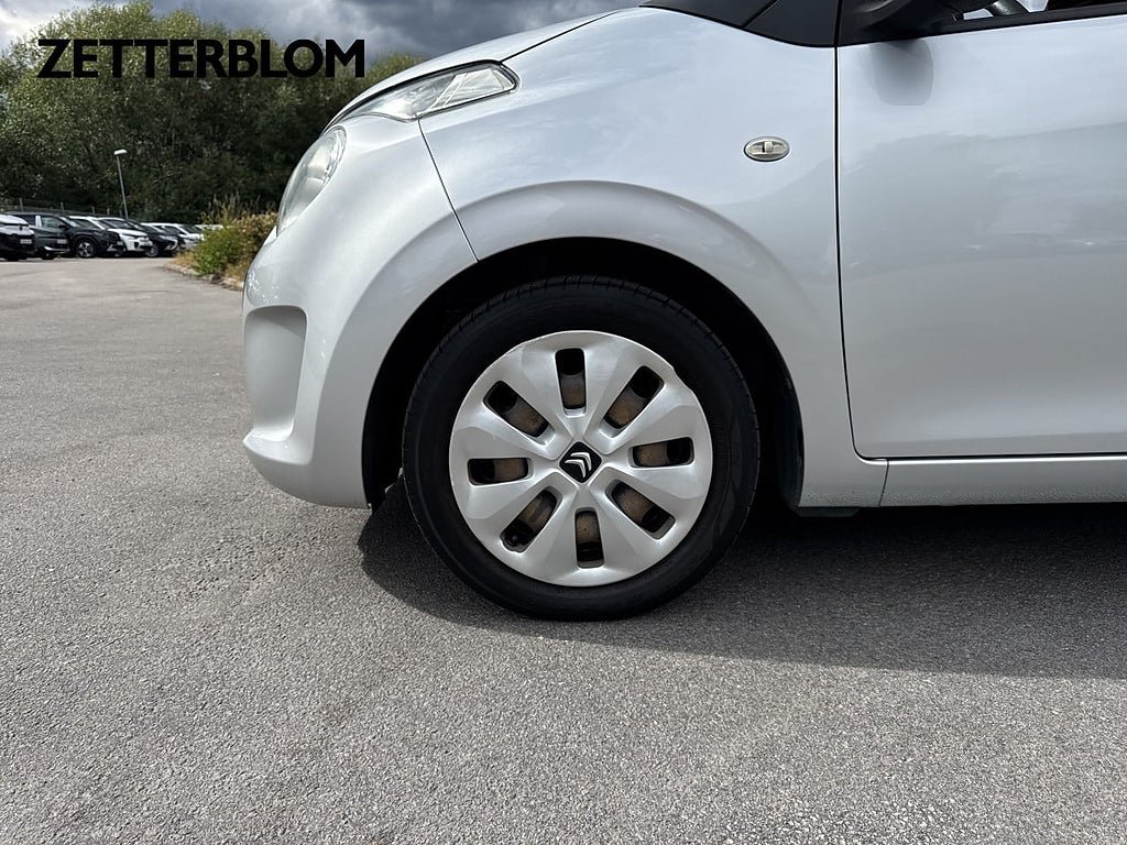 Vehicle Image 13