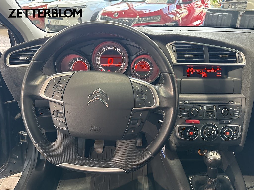 Vehicle Image 12