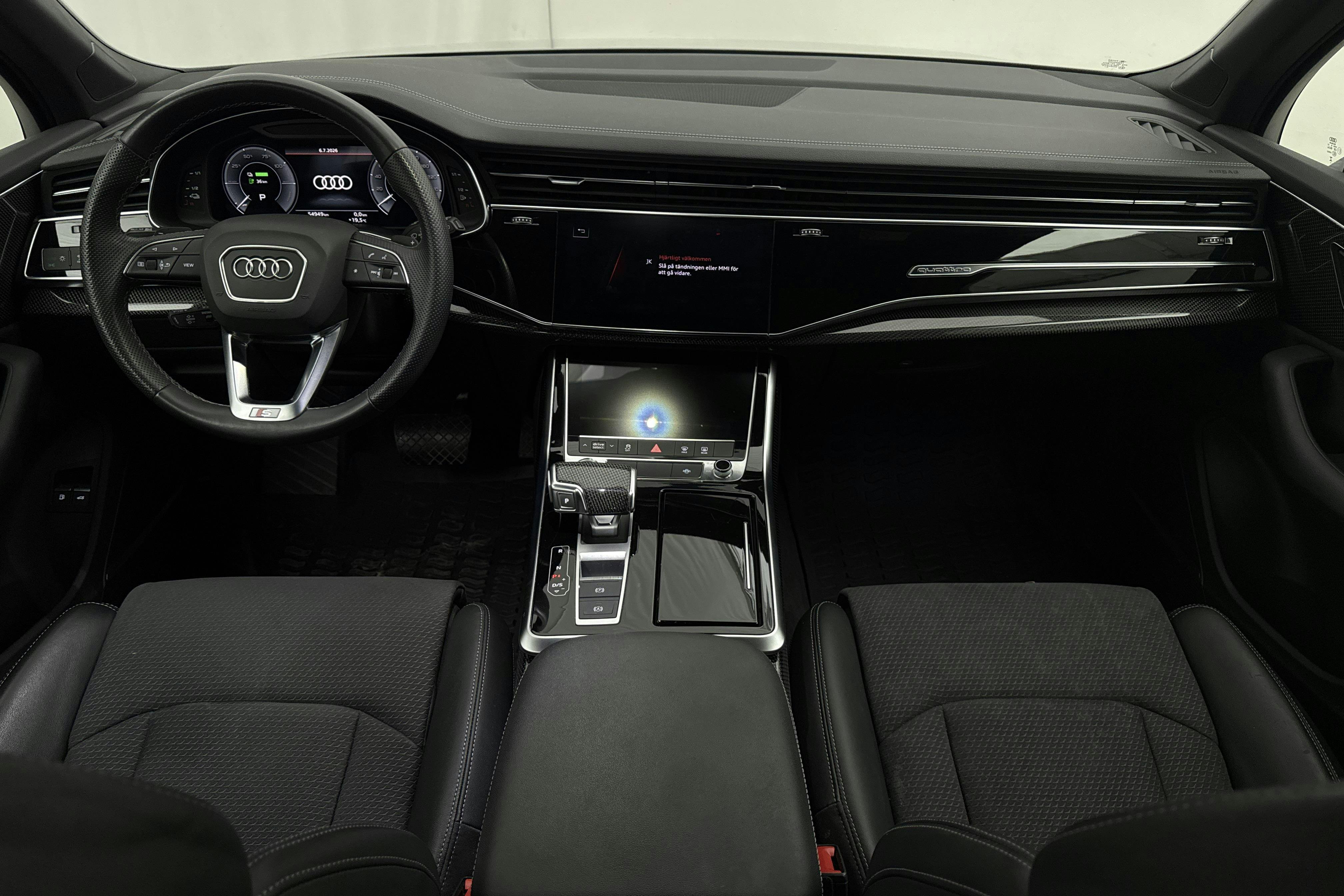 Vehicle Image 6