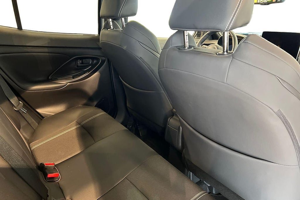 Vehicle Image 9