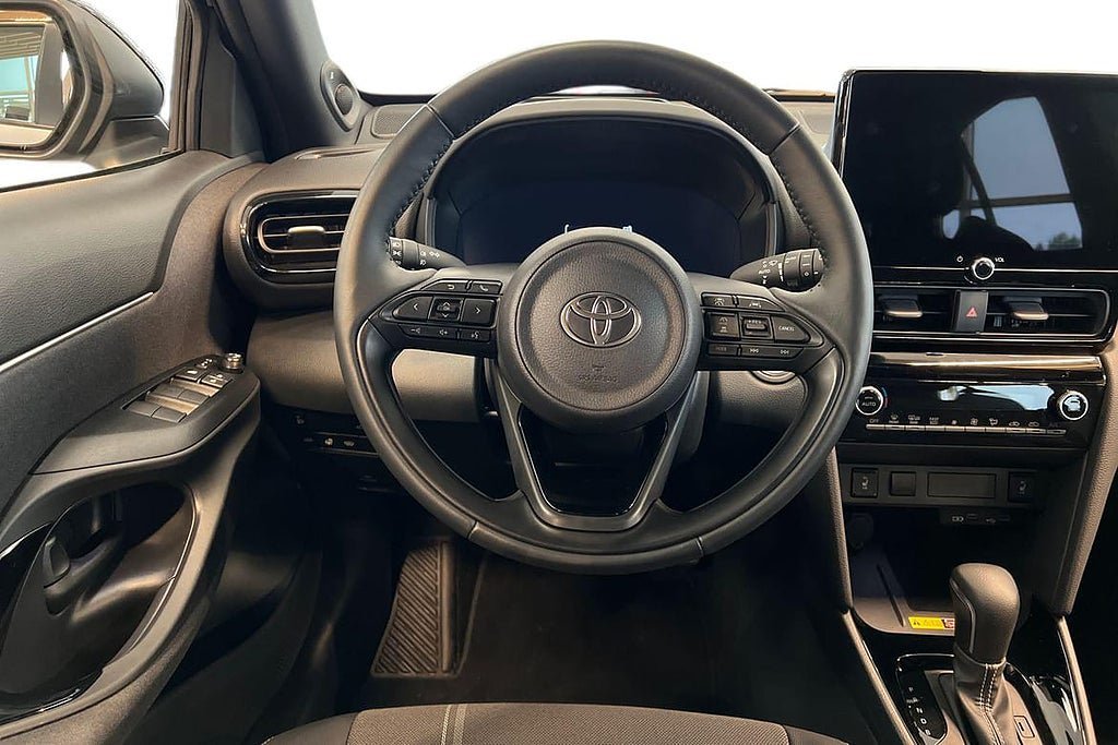 Vehicle Image 11