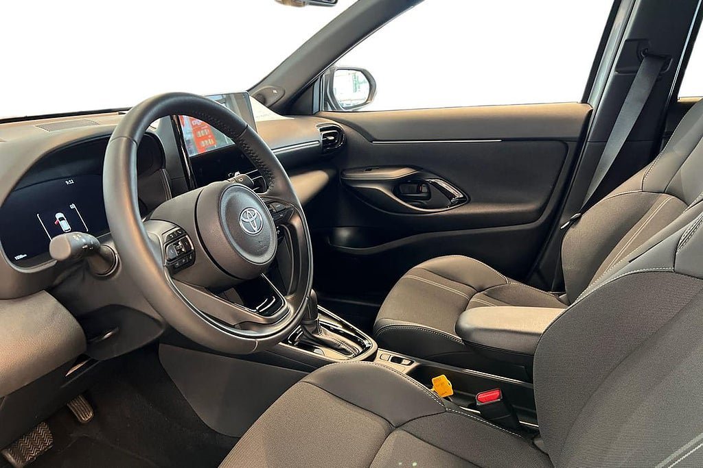 Vehicle Image 13