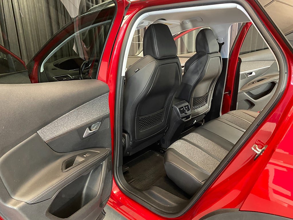 Vehicle Image 36