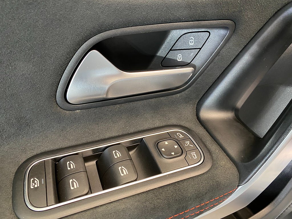 Vehicle Image 35