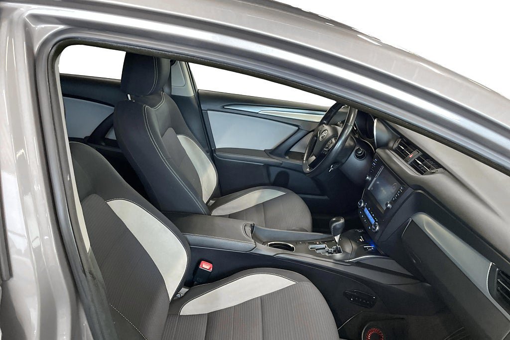 Vehicle Image 14