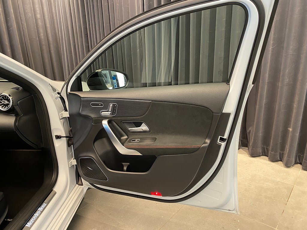 Vehicle Image 41