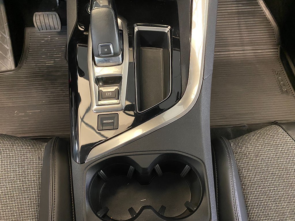 Vehicle Image 48