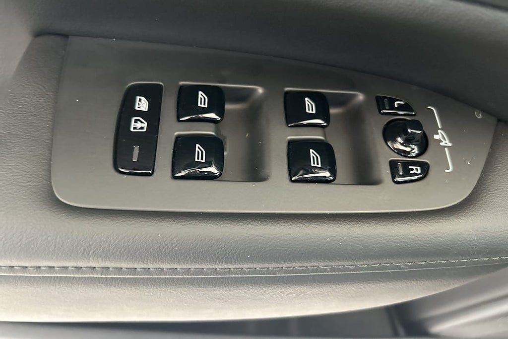 Vehicle Image 27