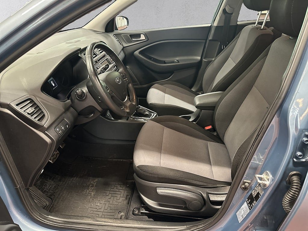 Vehicle Image 10