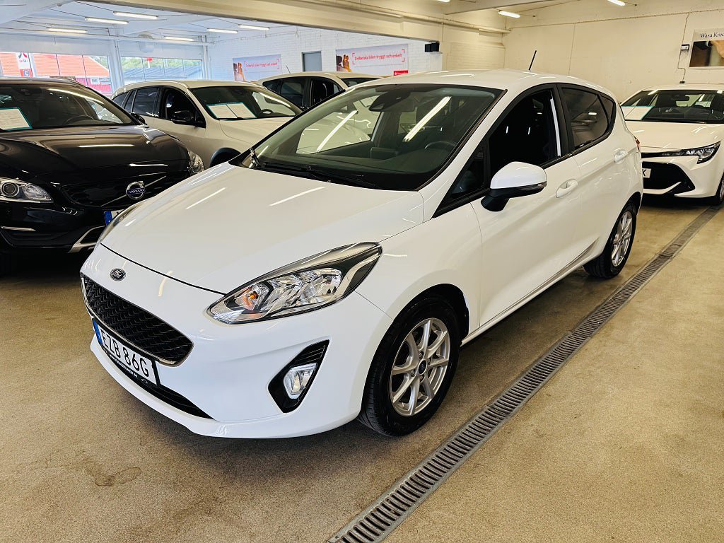 Vehicle Image 12