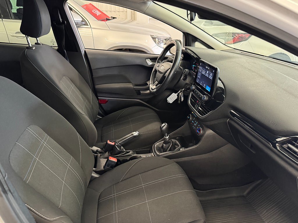 Vehicle Image 15